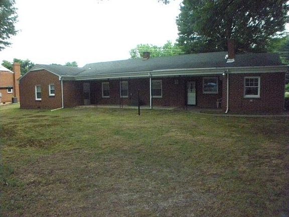 3rd image of 2709 Westover Dr