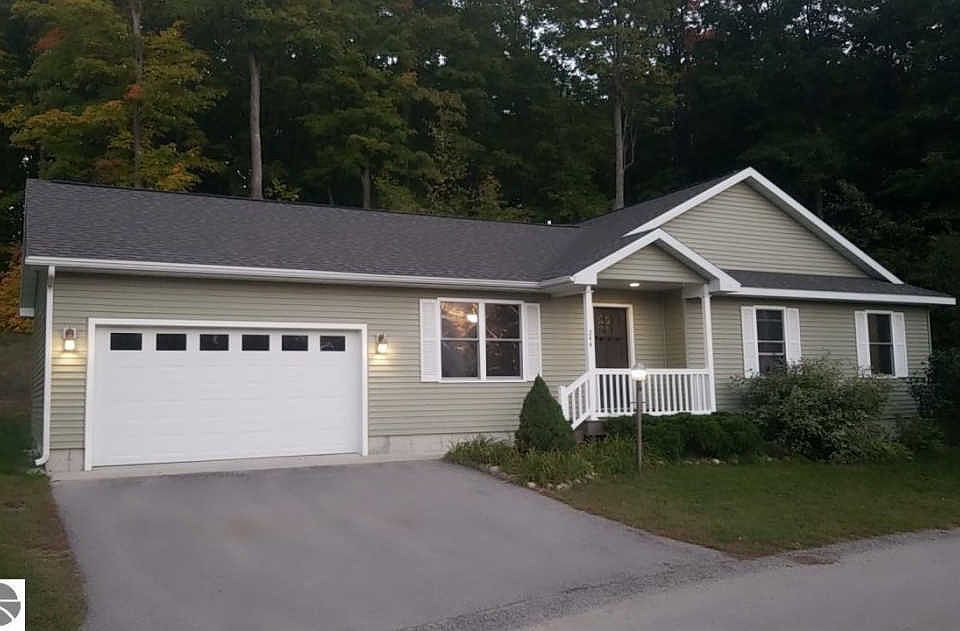 1st image of 244 Parkview Dr