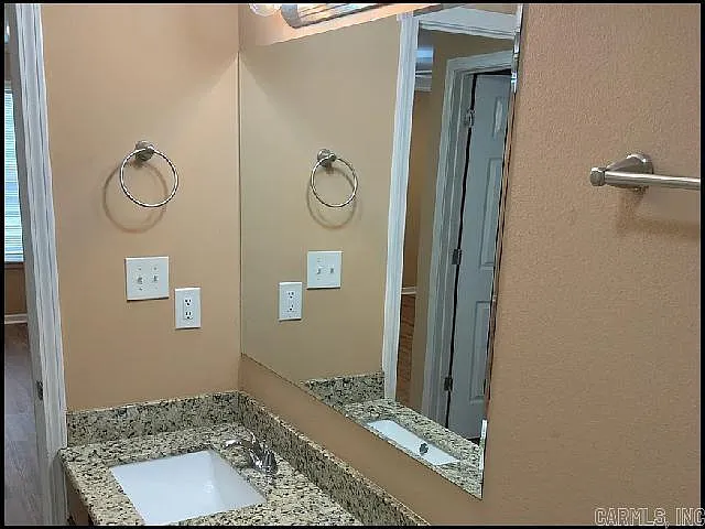 6455 Lilac Dr — Photo 8