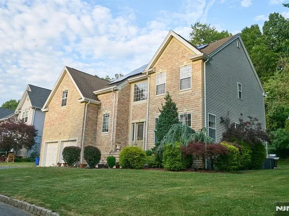 7 Patrick Ave, Emerson, NJ 07630