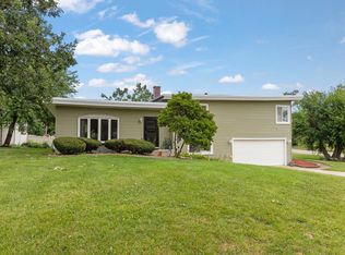 8230 W 85th St, Hickory Hills, IL 60457