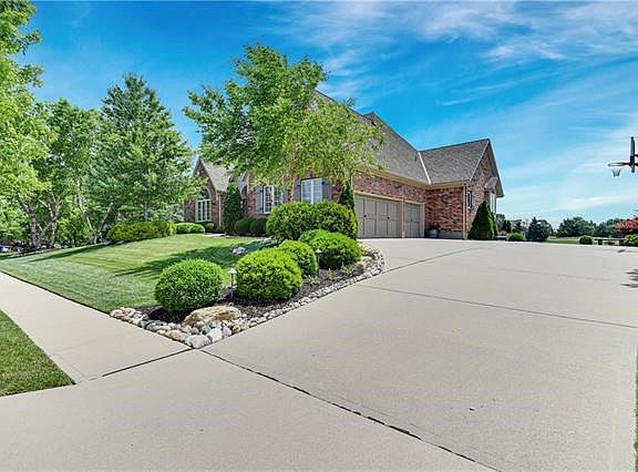 5th image of 5909 Golden Bear Dr