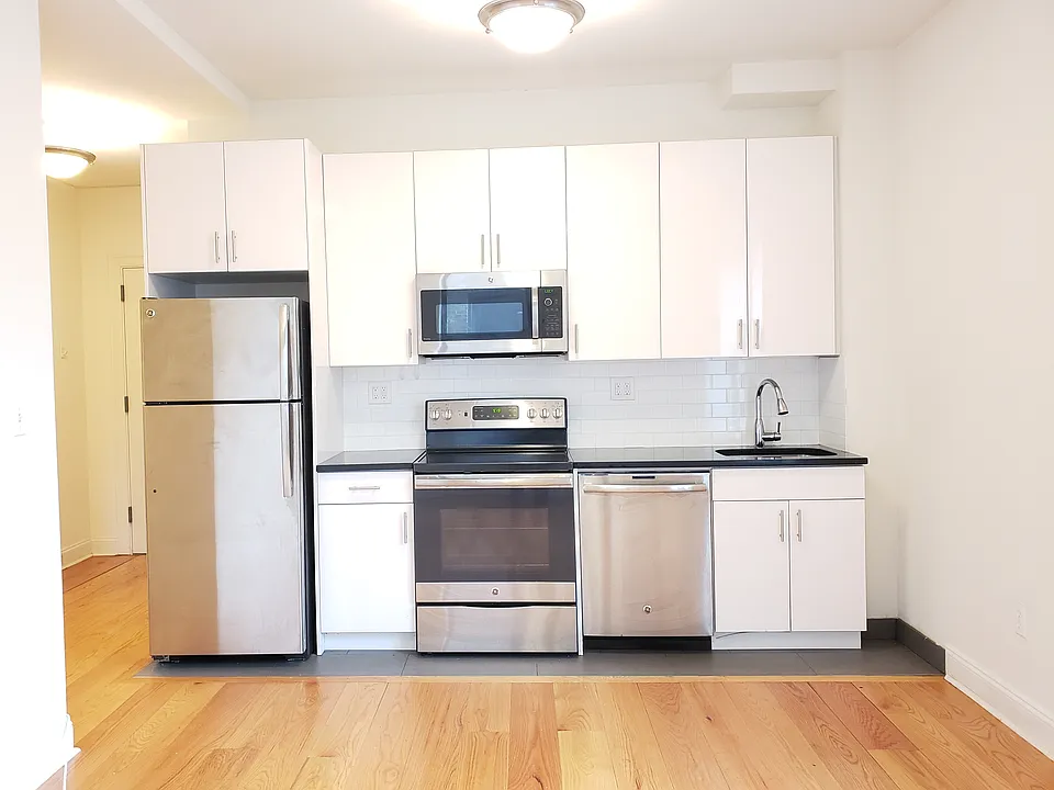515 Cathedral Pkwy #10E
