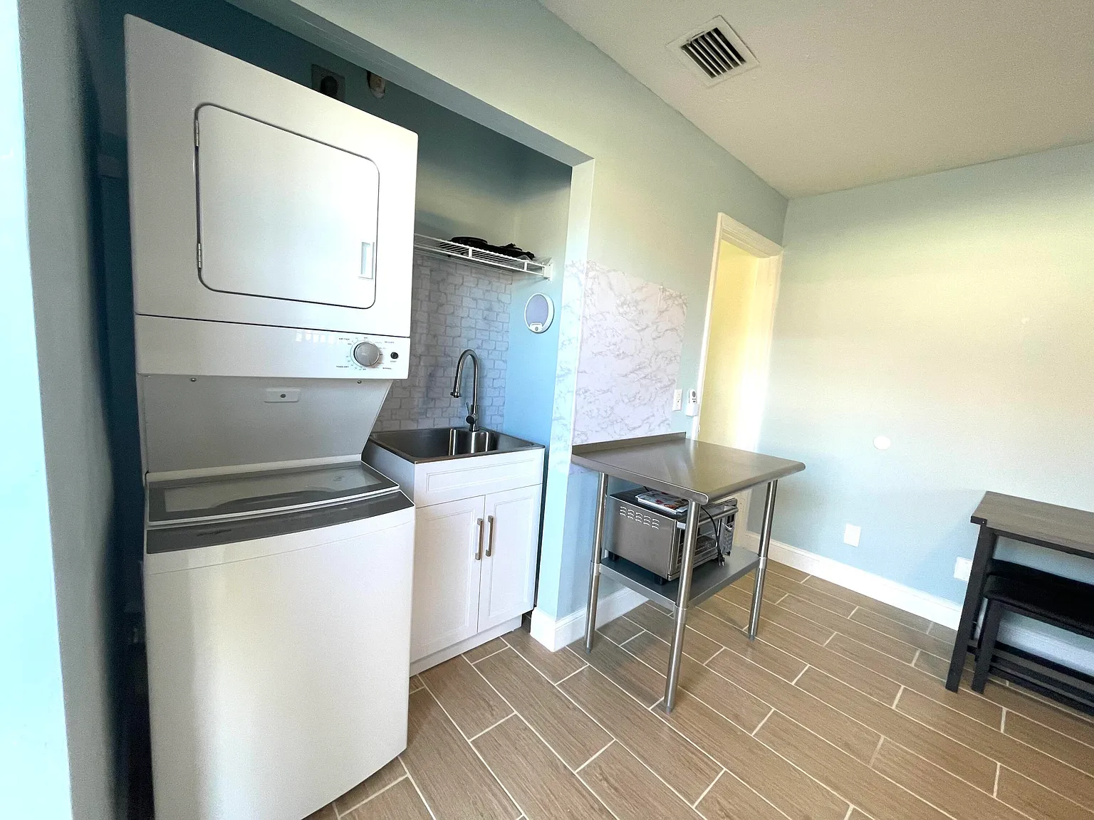 1 bed, 1.0 bath, 385 sqft, $1,450 — Photo 4