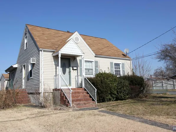 73 Tuella Ave, Elmwood Park, NJ 07407