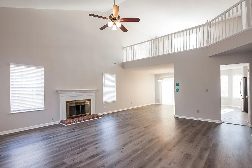 3 bed, 2.5 bath, 1932 sqft, $2,220 — Photo 4
