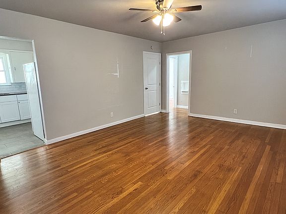 3rd image of 734 Donaldson Ave #B
