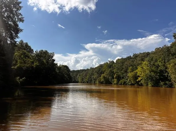 631 Lee Road 889 Blfs, Valley, AL 36854