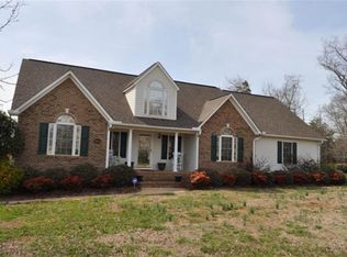446 Burley Glen Dr, Inman, SC 29349