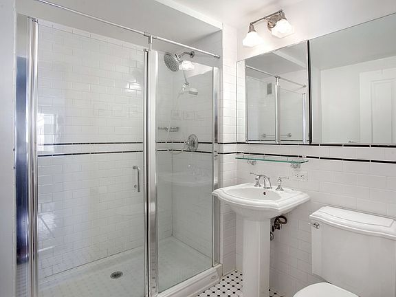 4th image of 300 W 135th St Frnt 2