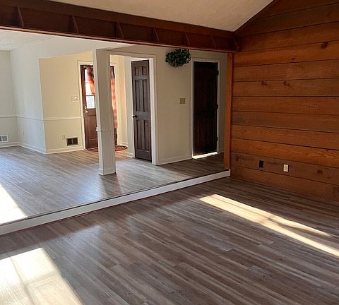 4th image of 180 Little Creek Dr