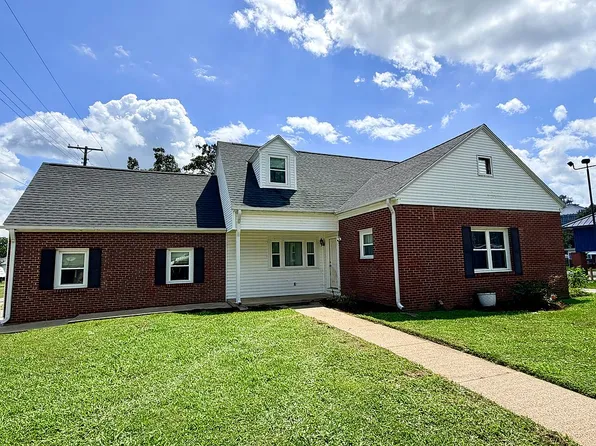 240 John St, Plainville, IN 47568