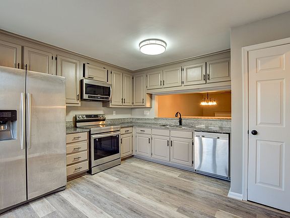 3rd image of 740 S Lake Cir