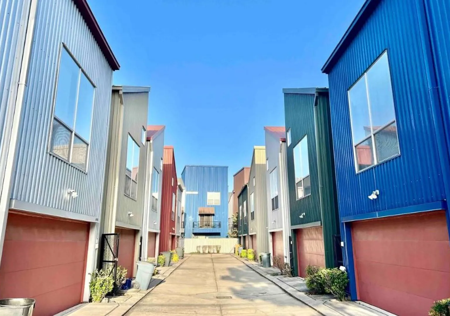 Beautiful Townhome close to Med Center and NRG — Photo 1