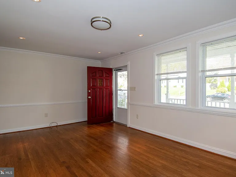 6733 Gouthier Rd — Photo 3