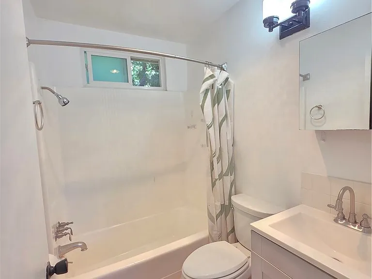 5432 Woodlake Ave N — Photo 16