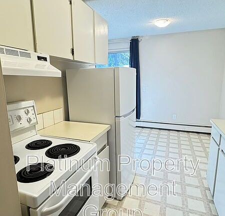 4th image of 322 6th Ave NE Unit 21