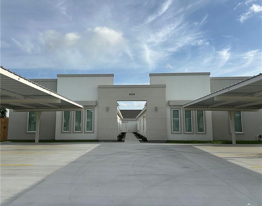 1st image of 2609 E Hayes Ave