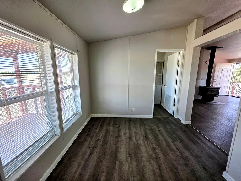 3545 Graham Ave — Photo 18