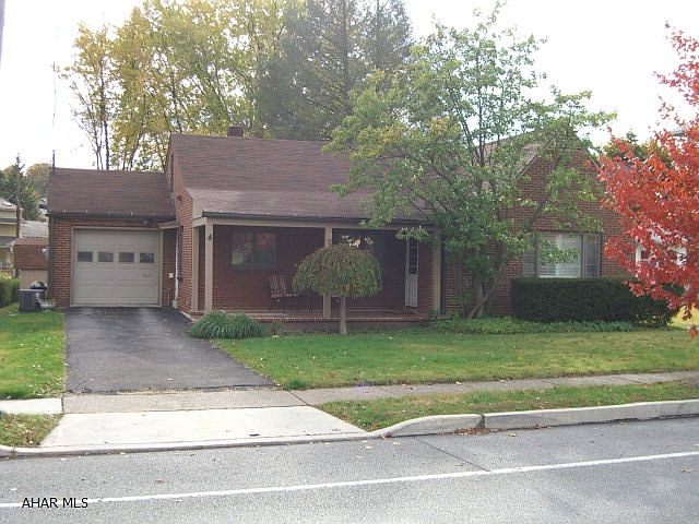 1st image of 305 N Logan Blvd