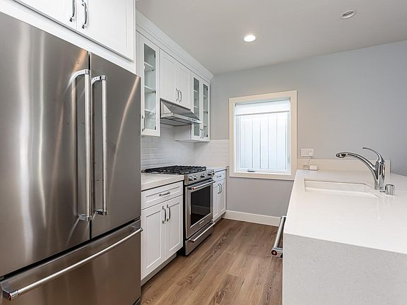 5th image of 1438 Hornblend St