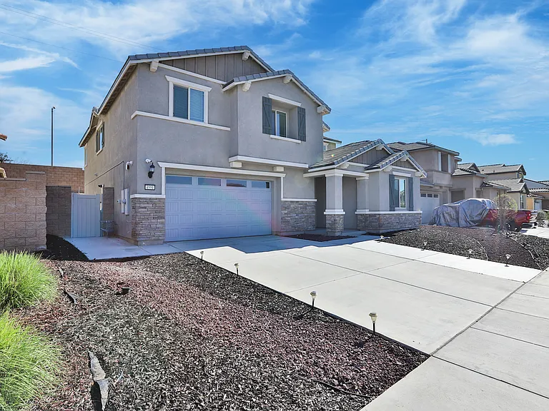 4551 Highland Ave — Photo 1