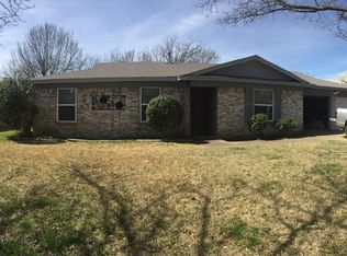 1116 Cozby St E, Benbrook, TX 76126