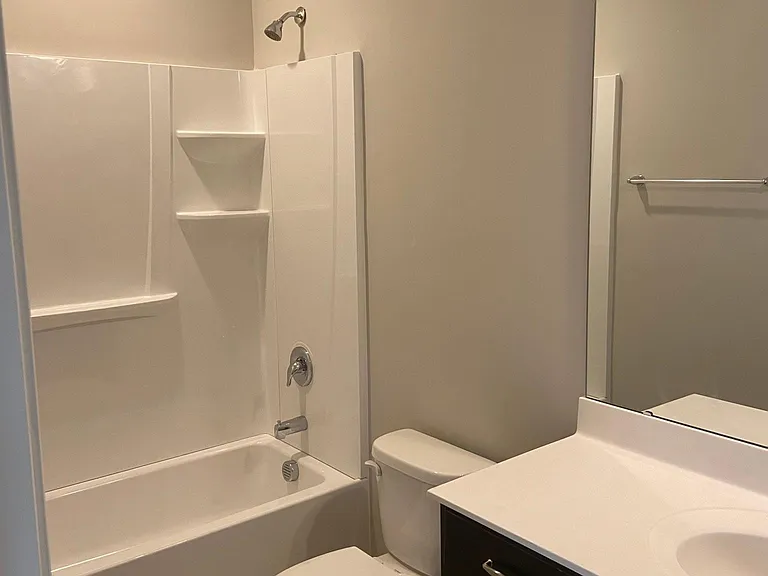813 Richmont Grove Ln — Photo 5