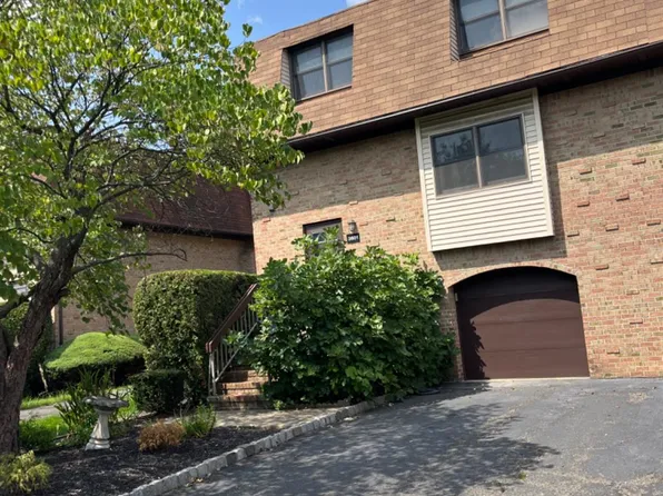 3601 N Oaks Blvd, North Brunswick, NJ 08902