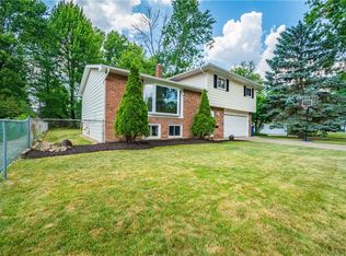 28291 Gardenia Dr, North Olmsted, OH 44070