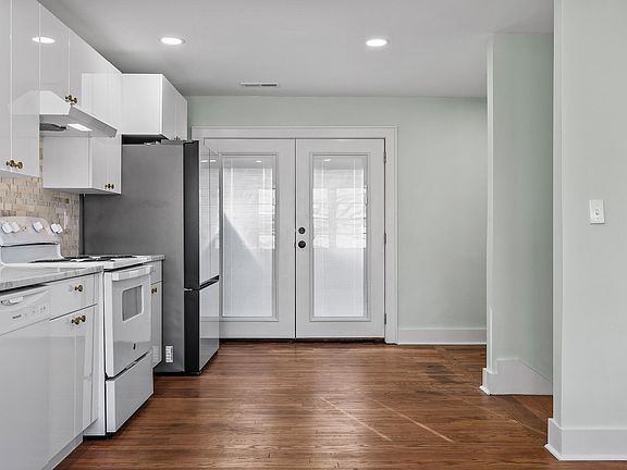 3rd image of 3802 Altamira Dr