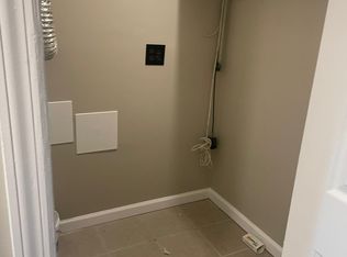 1 Gibson Blvd, Valley Stream, NY 11581