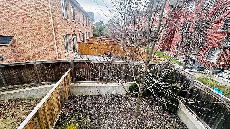 Richmond Hill Townhouse for rent - 4 Bedrooms — photo 6