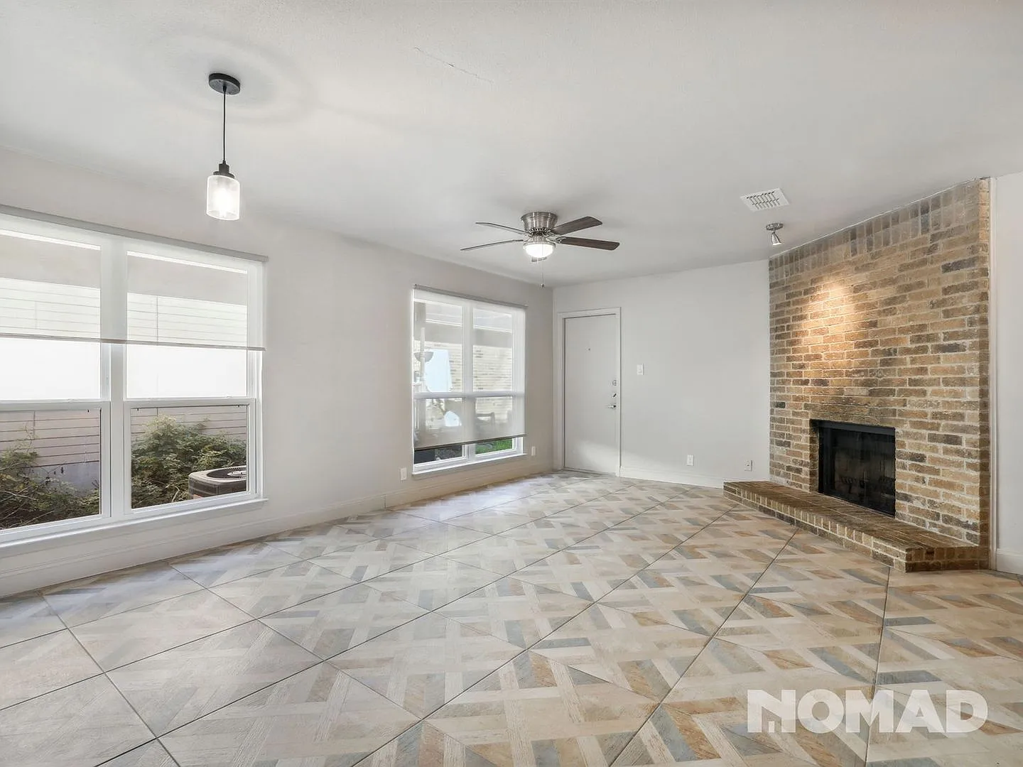 2 Bedroom Single Family Home in Austin — Photo 3