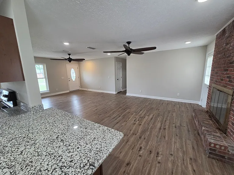 211 Sukoshi Dr — Photo 7