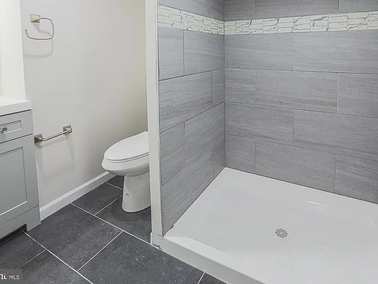 6512 Golden Ring Rd — Photo 32