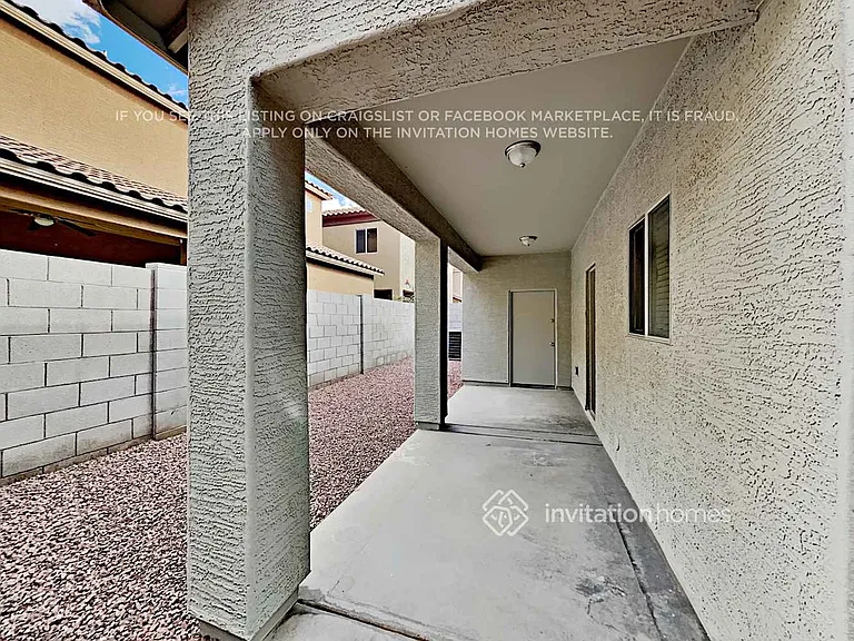 327 S Travis — Photo 19