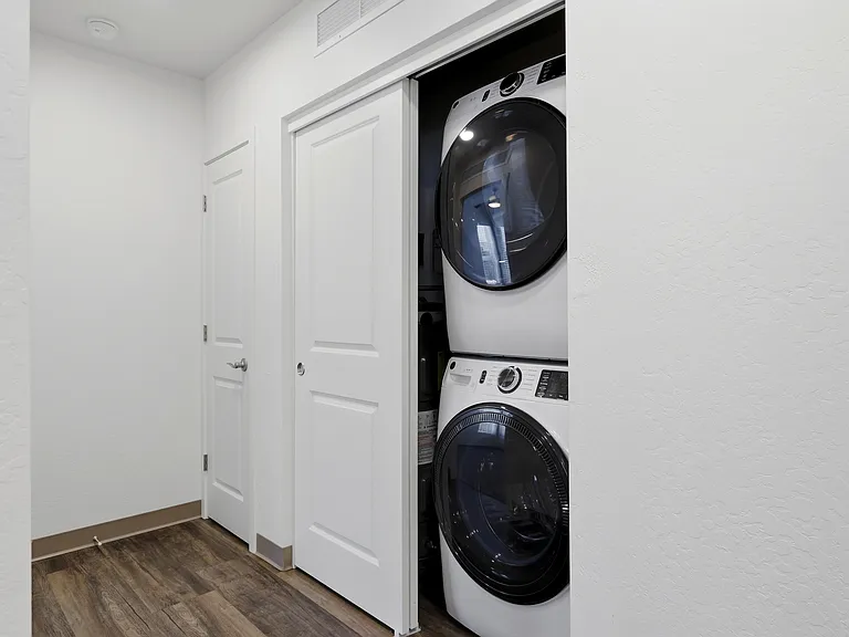 533 W Gurley St #3 — Photo 11