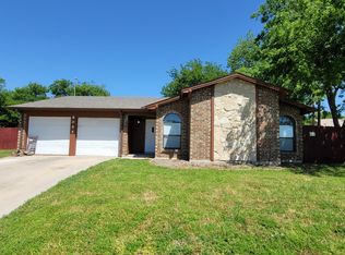 6055 Cedardale Ct, Watauga, TX 76148