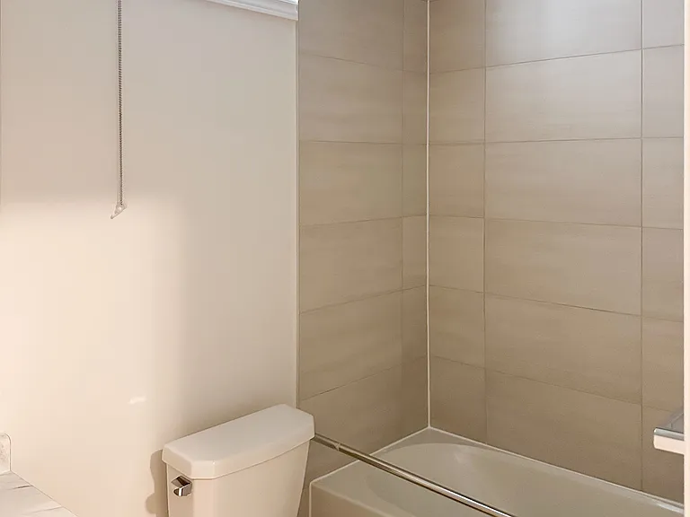 33 Del Ray Cres #LOWER — Photo 9