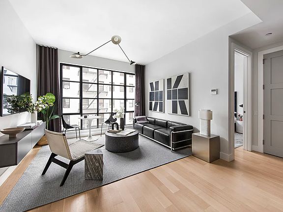 3rd image of 147 Ludlow St #5A