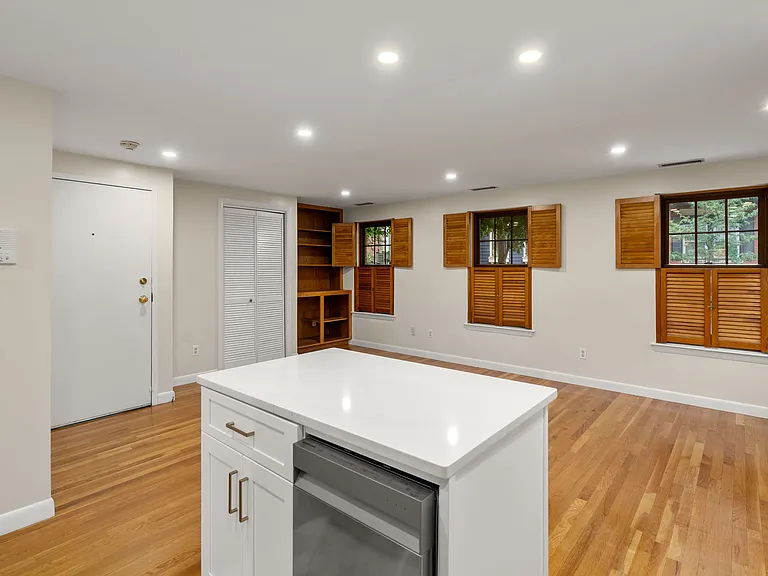 3 Devens St #2 — Photo 8