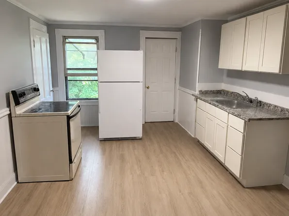 26 Elizabeth St, Waterbury, CT