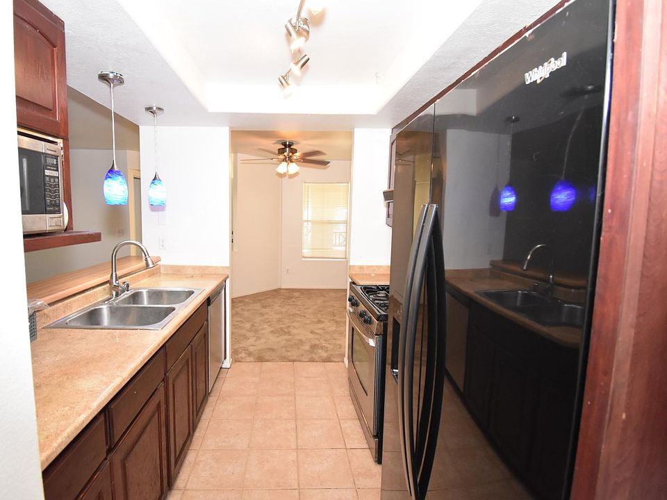 1st image of 2081 Lakeridge Cir Unit 101