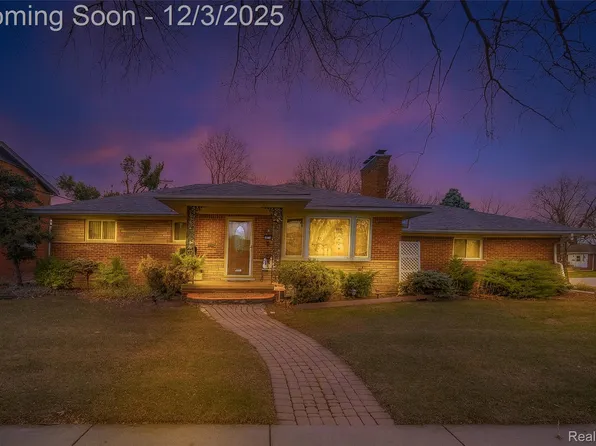 18710 Rockport St, Roseville, MI 48066