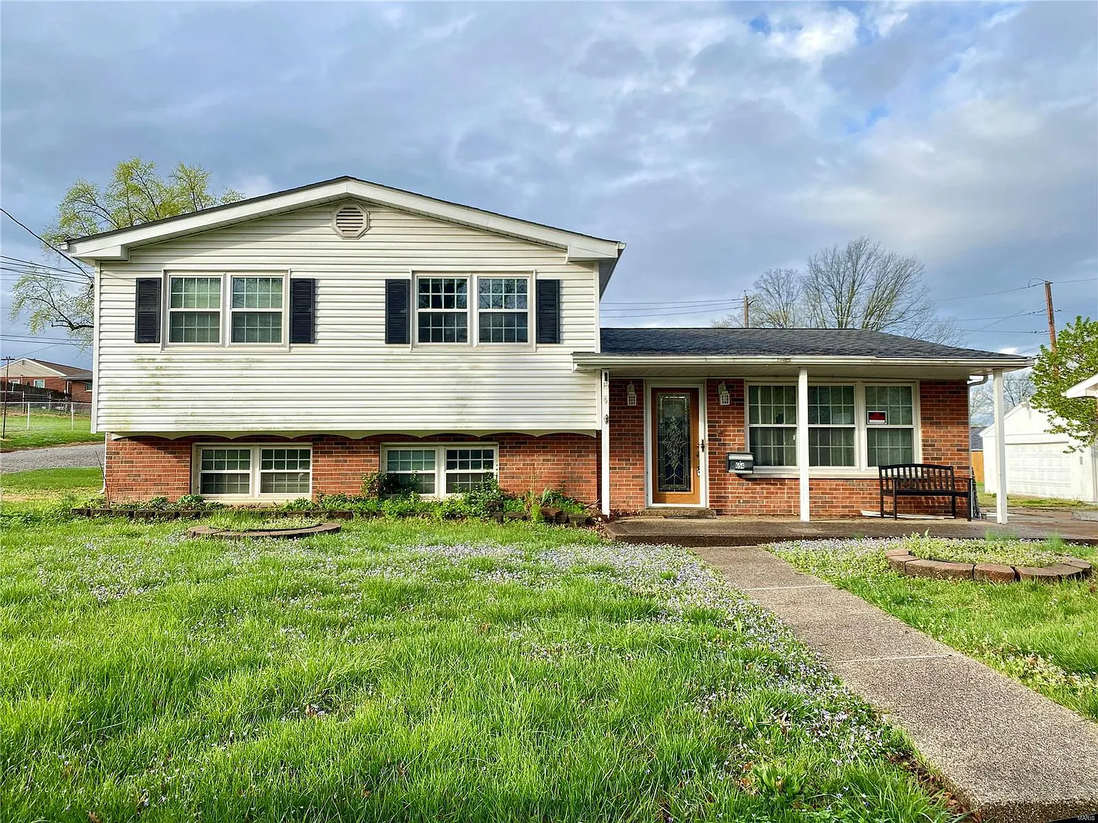 654 Beatrice Ave photo 1