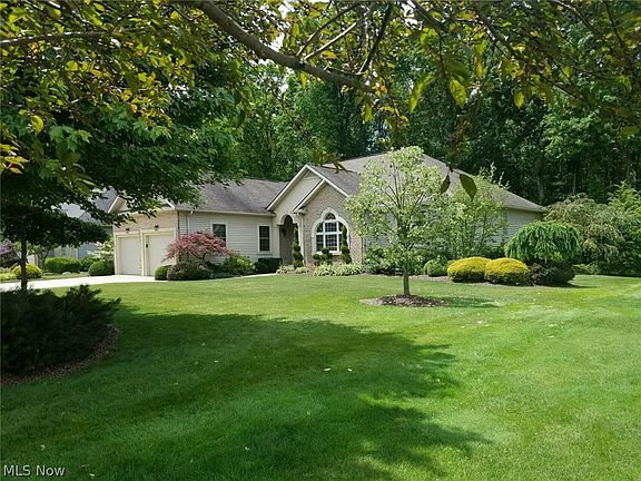 3rd image of 2512 Forest Springs Dr SE