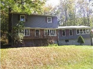 204 Smithtown Rd, Fishkill, NY 12524