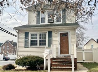 35 De Witt St, Valley Stream, NY 11580