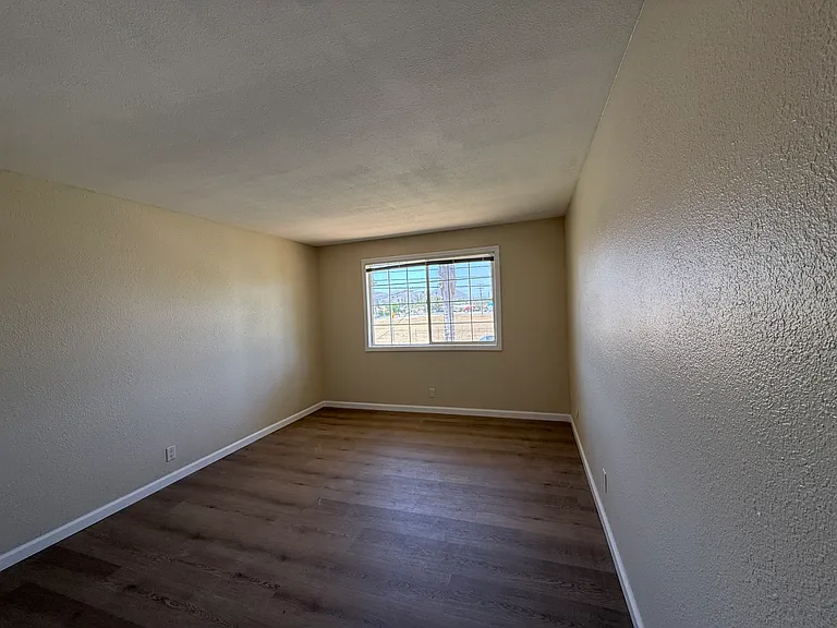 10652 Collett Ave #3 — Photo 13